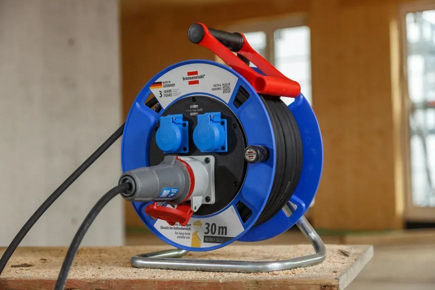 Подовжувач на котушці 30 м 3 розетки Brennenstuhl Garant CEE H07RN-F 5G1.5мм&sup2; 1182720010 фото