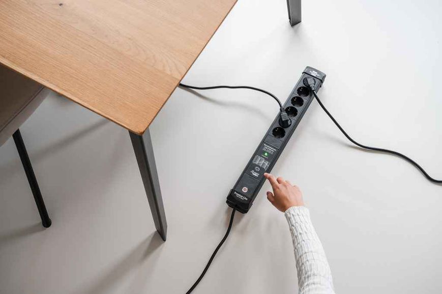Мережевий фільтр WiFi 1,8 метри 6 розеток Brennenstuhl Connect Premium-Line з EMI/RFI фільтром 1951160611 фото
