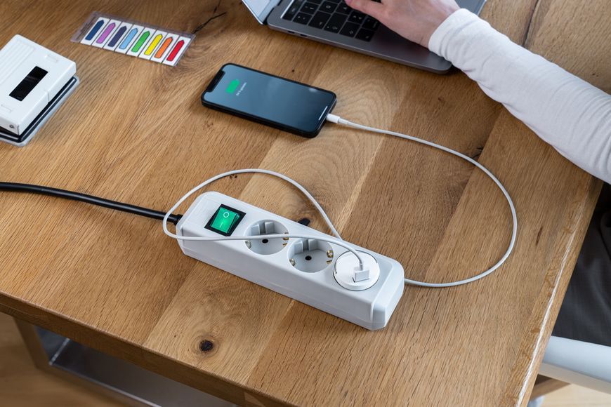 Адаптер зарядка USB Brennenstuhl для розетки 5V 2,4А (1508110) 1508110 фото