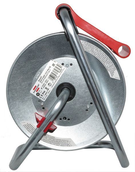 Подовжувач на котушці 25 м Brennenstuhl Garant-S 3 розетки 3300 Вт 220 В 16 А IP44 AT-N05V3V3-F 3G1,5мм&sup2; чорний 1198580 фото